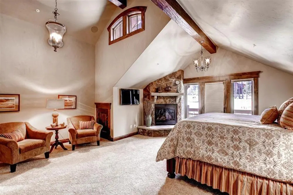 5 O Clock Lodge