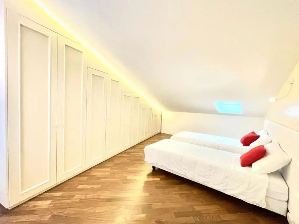 Ampia moderna casa su 2 piani nel cuore di Verona