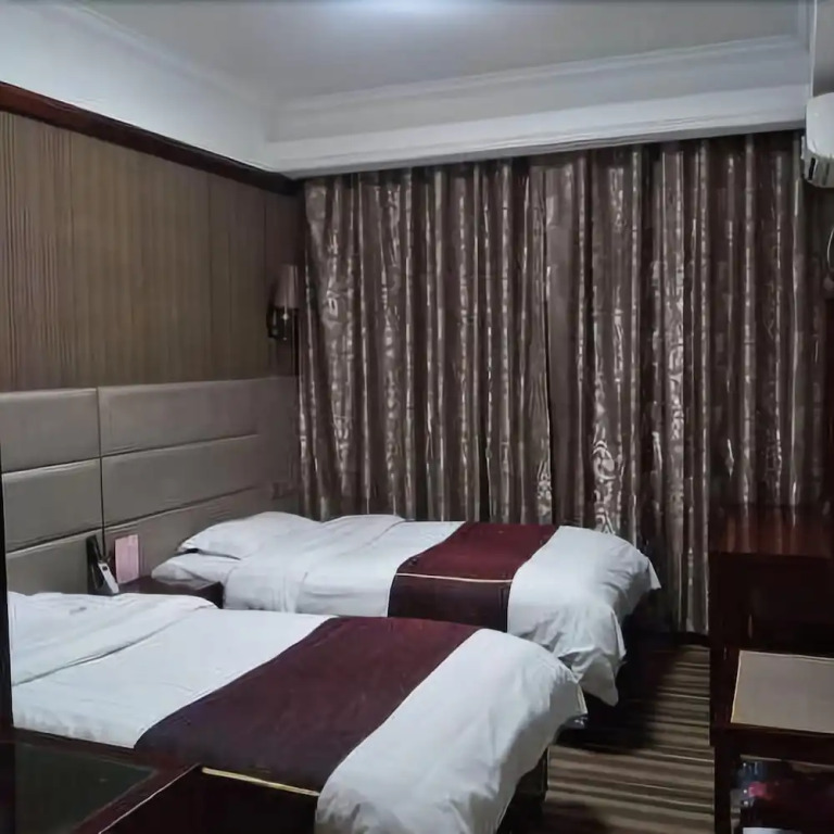 Holiday Hotel