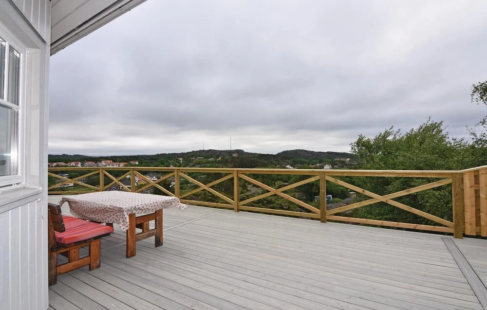Stunning Home in Hamburgsund With 3 Bedrooms and Wifi