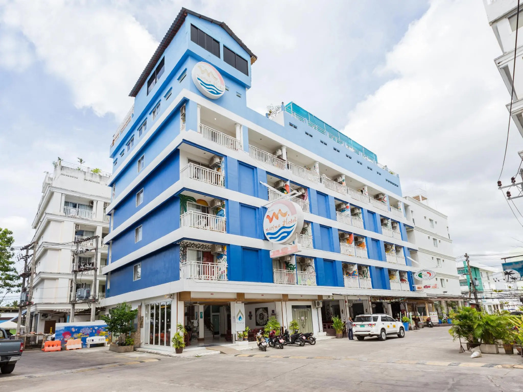 Hotel Baya Phuket - Rooftop Pool, Next to Food Market & Steps to Beach