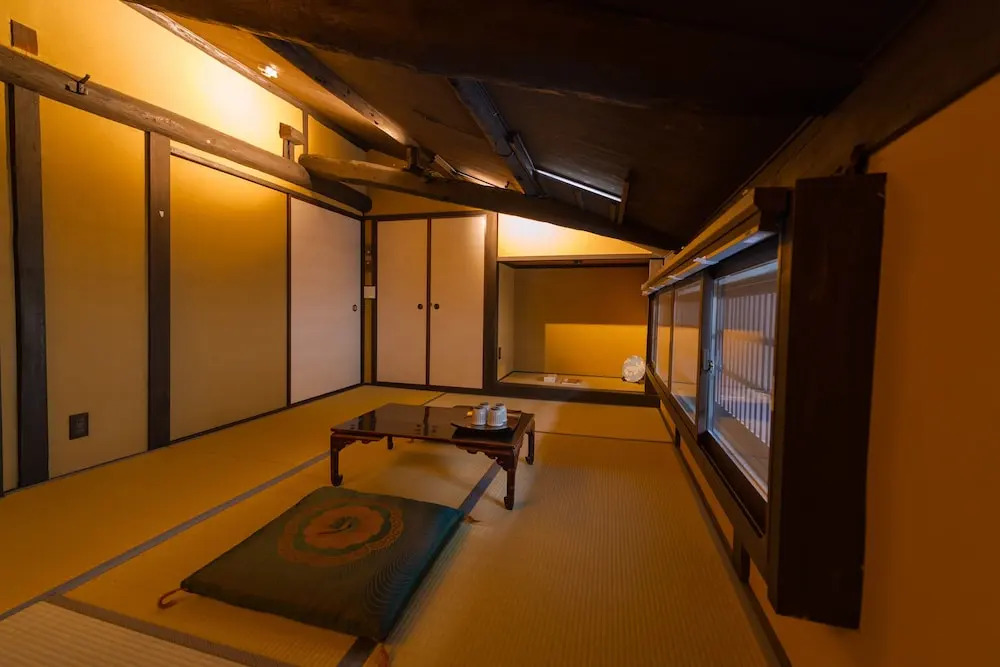 THE MACHIYA KAZAHAYA