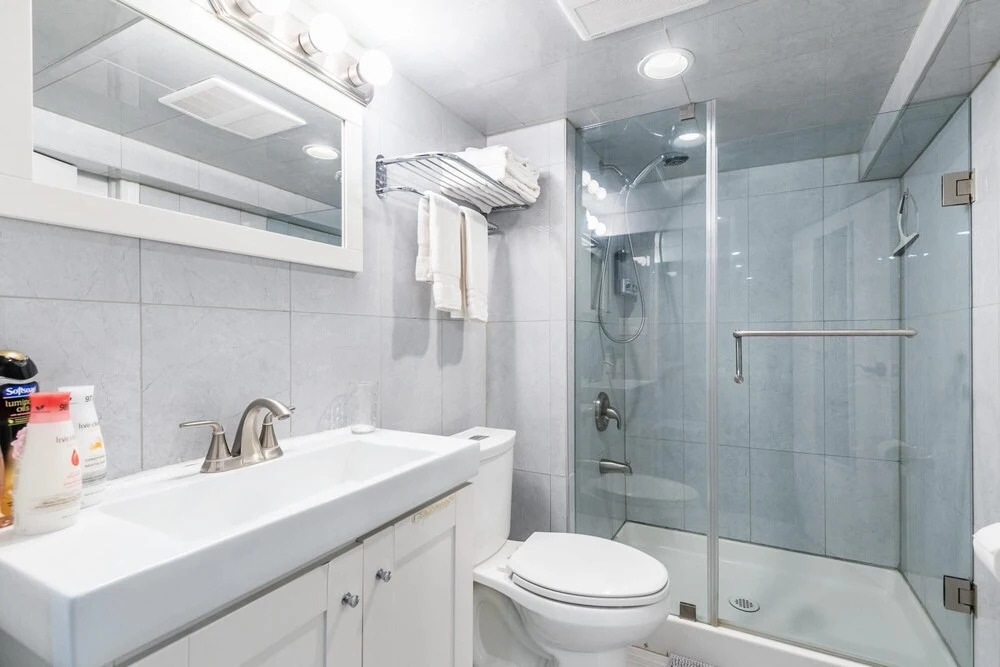 Newly Renovated 1Br Apt W Queen Bed And Netflix