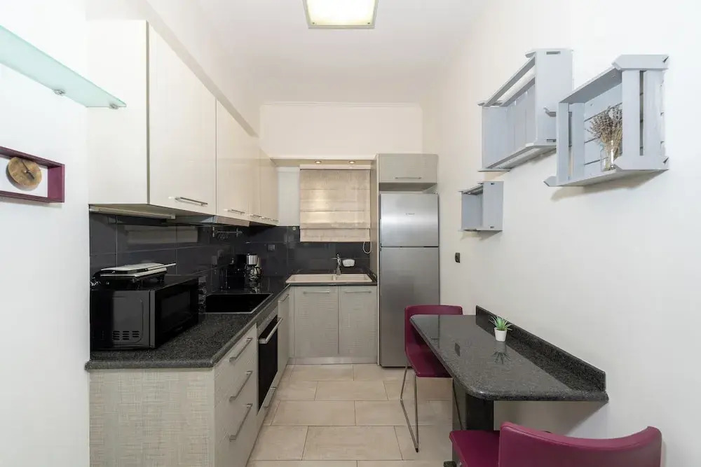 Modern Apartment in Thiseio with Balcony