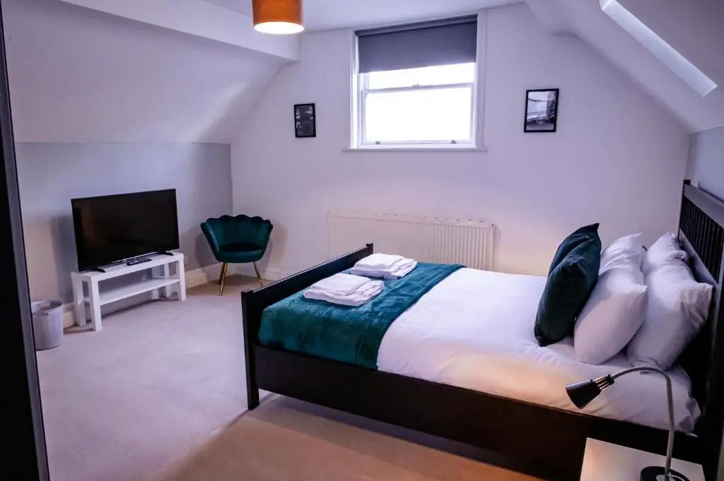 Lord Street Modern Apartment with parking by Rework Accommodation
