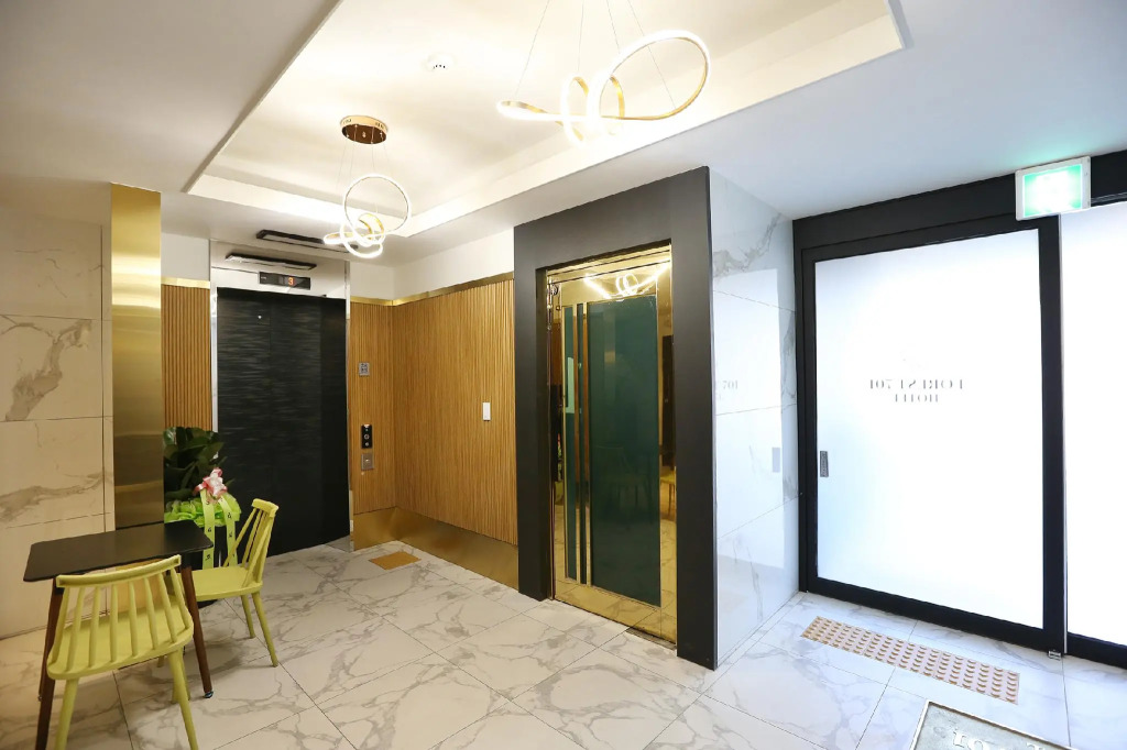 Forest 701 Hotel