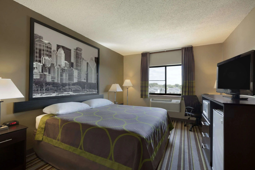 Super 8 by Wyndham Bridgeview/Chicago Area