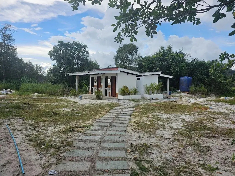 White Beach Hostel