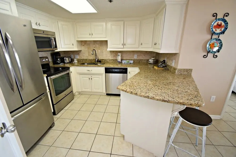 Phoenix East 510 2 Bedroom Condo by RedAwning
