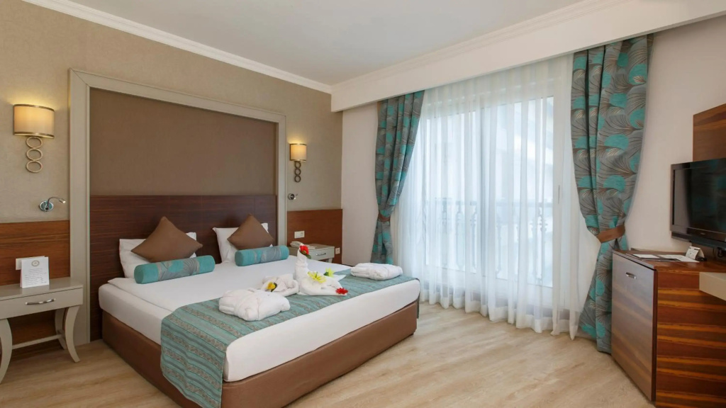 Side Crown Palace Ultra All Inclusive