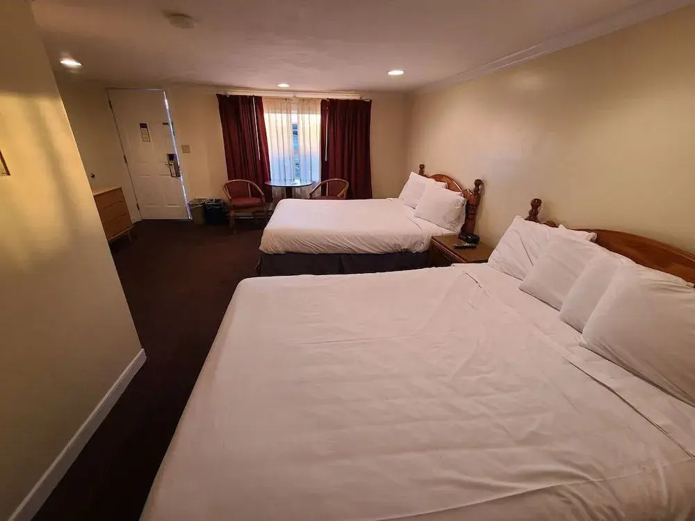 Tides Motel - Hampton Beach