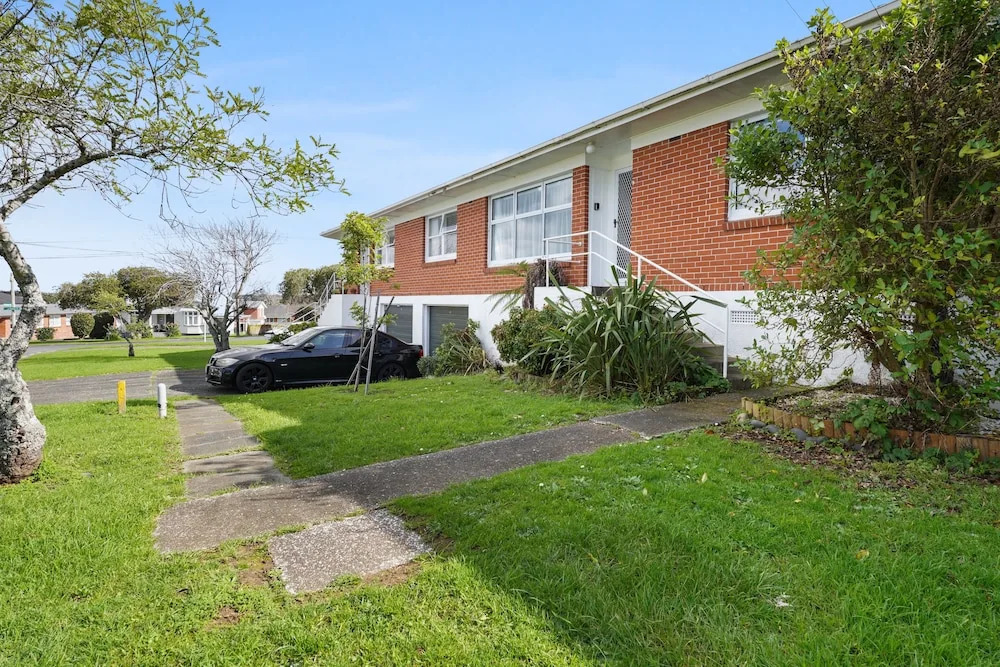 Renovated Takapuna 2BR Apt - Parking
