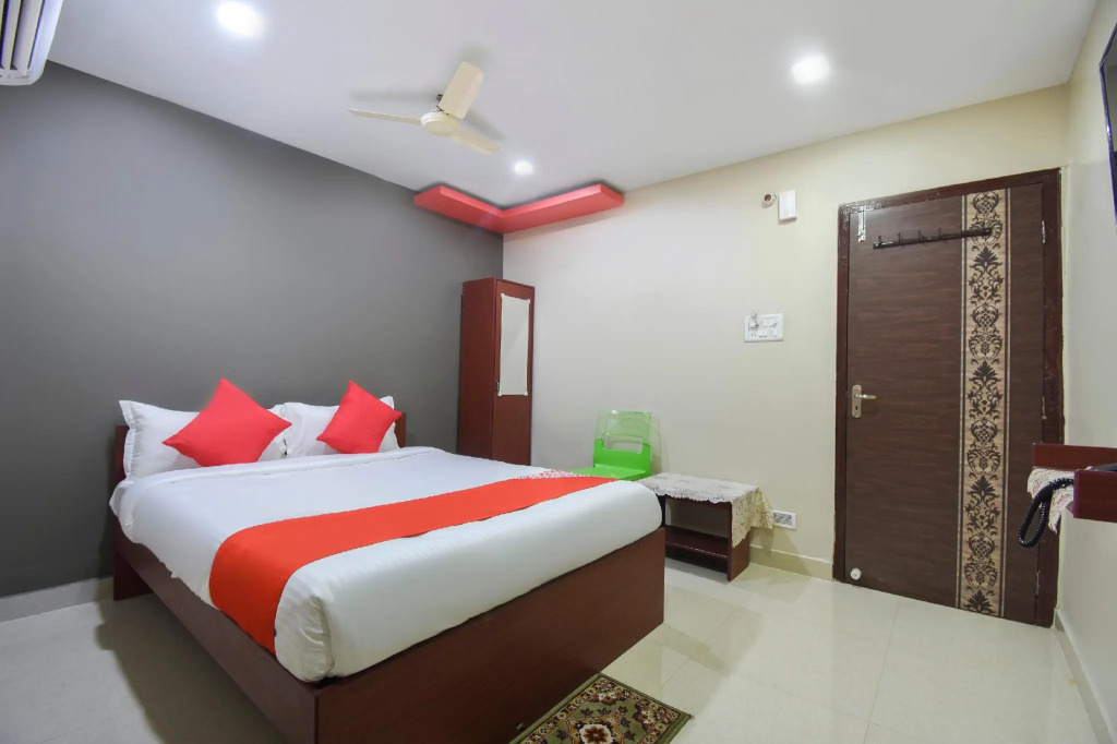 OYO 71175 Green Palace Guest House