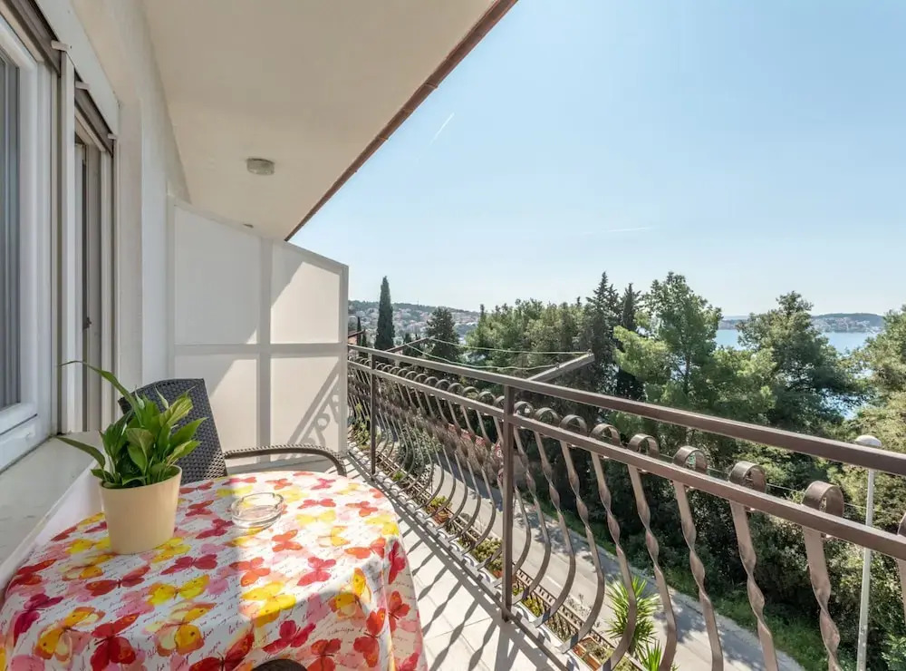 Charming Trogir Apartments with Balcony