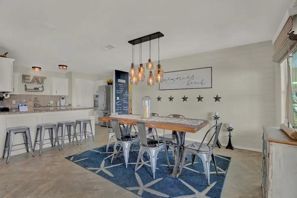 New! Beachfront Home W/grill & Stunning Views!