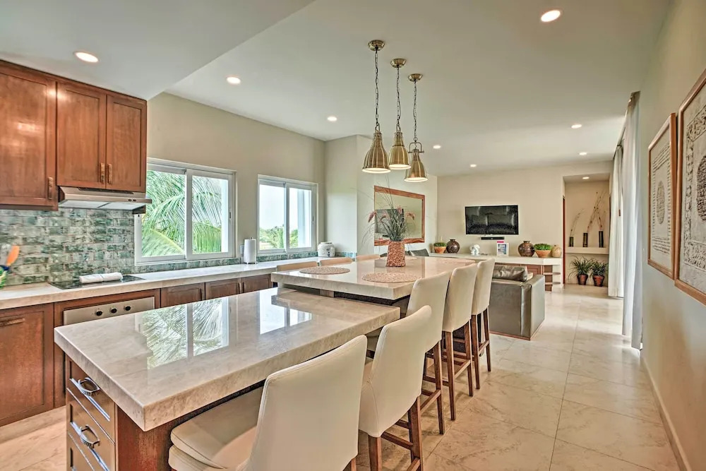 Ocean-View Oasis on Playa Norte: Resort Amenities