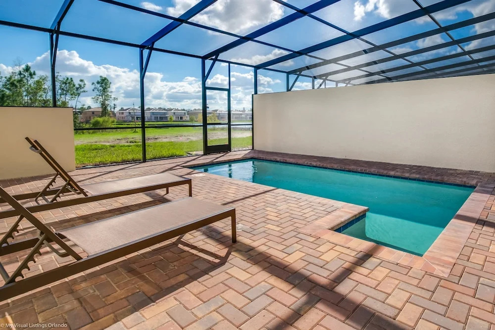 4bed 3Ba Home With Pool at Windsor