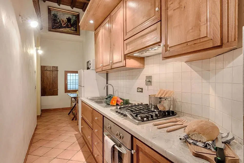 Rosa- Apartment with Terrace in Piazza Strozzi, Duomo