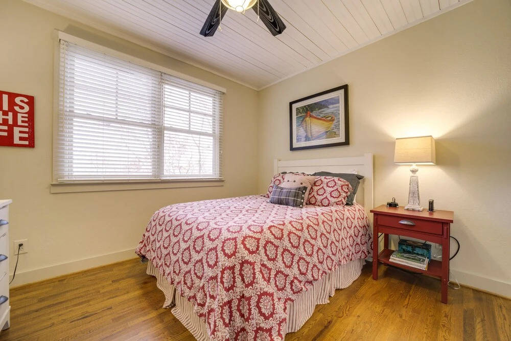 Hike & Boat: Cozy Bear Lake Cottage!