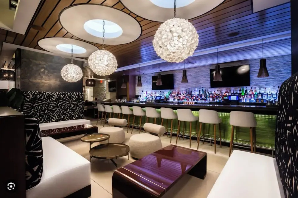 Ava's Suite 37th FLR PALMS PLACE