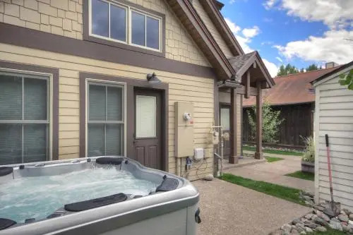 Main Street Retreat Apartment