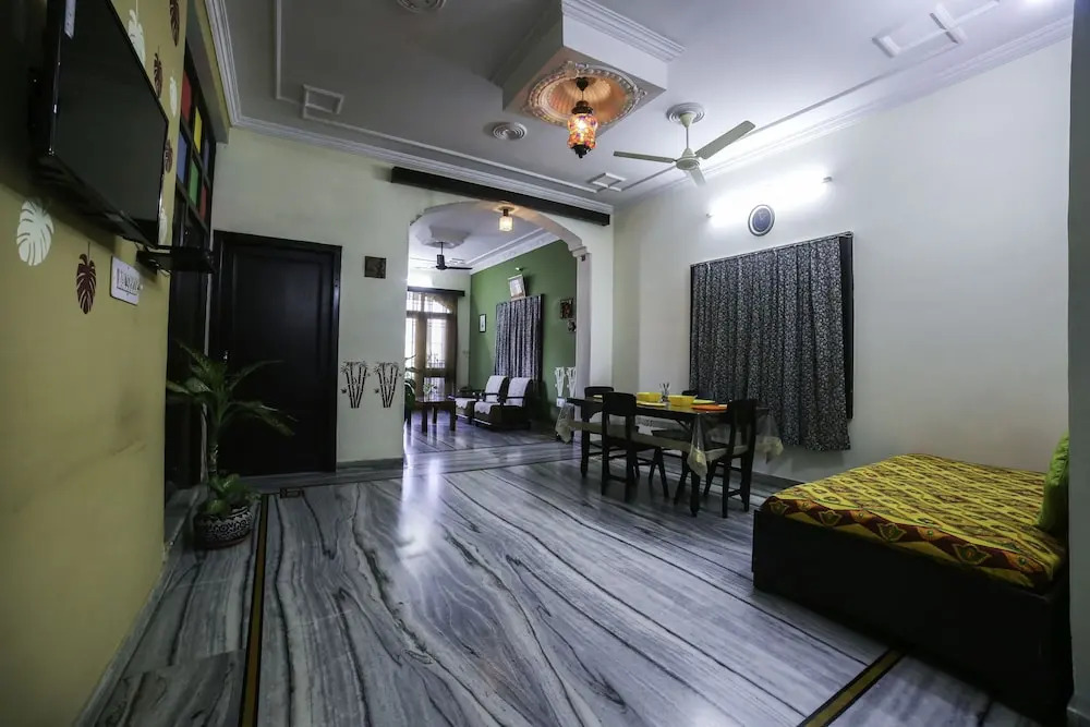 OYO Home 19921 Cosy 3BHK
