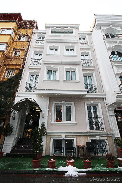 Aristocrat Hotel