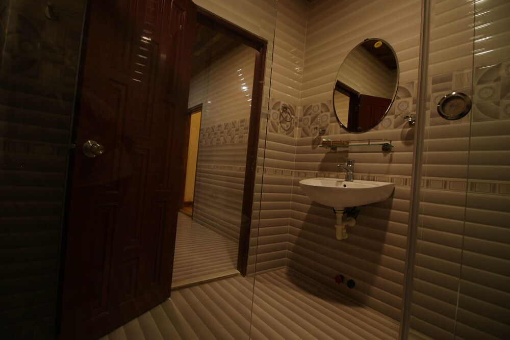 ღ Y Nghia at Ong Lang Beach ღ Coastal Haven with Home Cooked Bungalows ღ