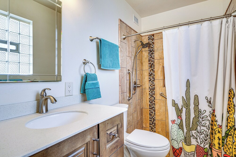 Peaceful Tucson Home w/ Pool: 10 Mi to Downtown!