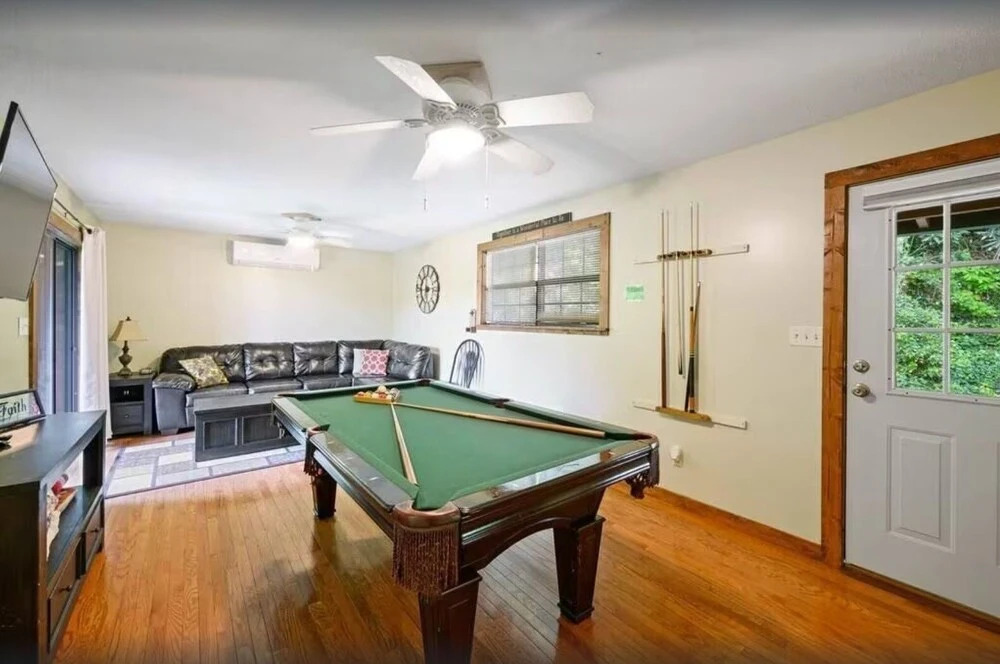 Little Greenbriar Lodge 13 Bedroom Cabin by RedAwning