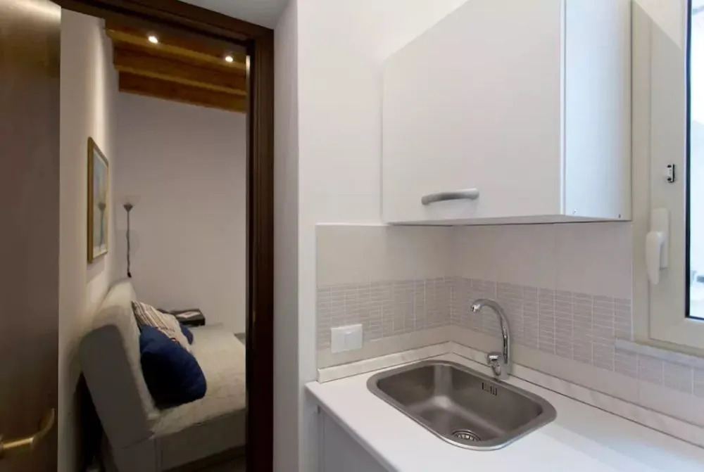 Apartment With one Bedroom in Palermo, With Balcony and Wifi - 10 km F