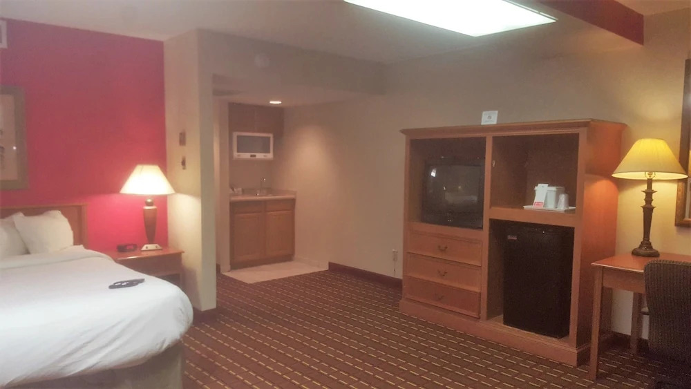 Salina Ambassador Hotel and Conference Center
