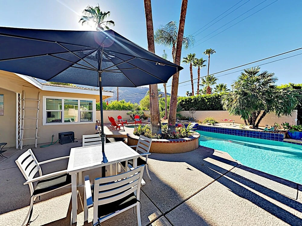 Flamingo House 2 Bedrooms 2 Bathrooms Home