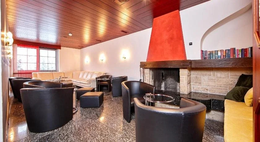 Basic Hotel