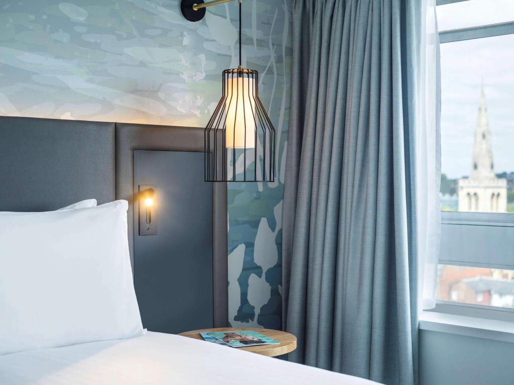 Отель Mercure Bedford Centre Hotel