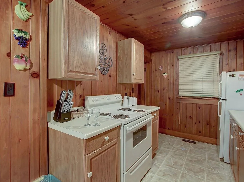 Storybook Romance 1 Bedroom 1 Bathroom Cottage