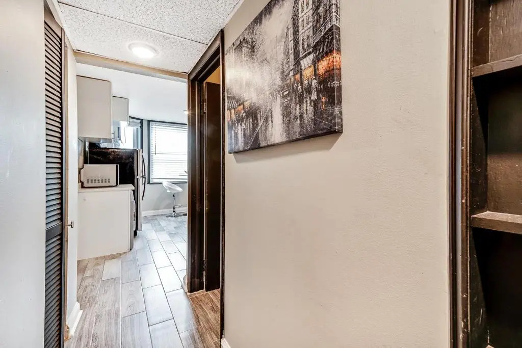 Elevator Newly Renovated Rittenhouse Square 1BR W/D, 3 Blocks to Park!