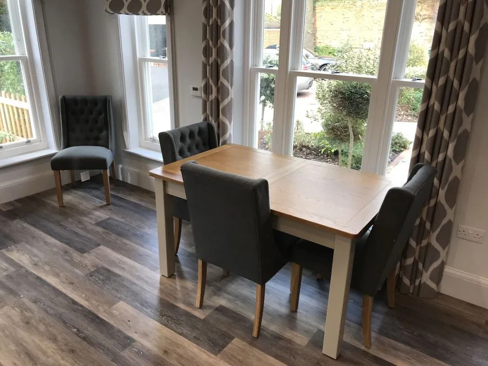 Cavendish House with Secure, Allocated Parking, 2 mins walk from Windsor Castle