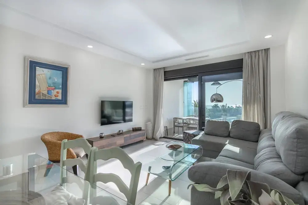 New Apartment With Sea Views