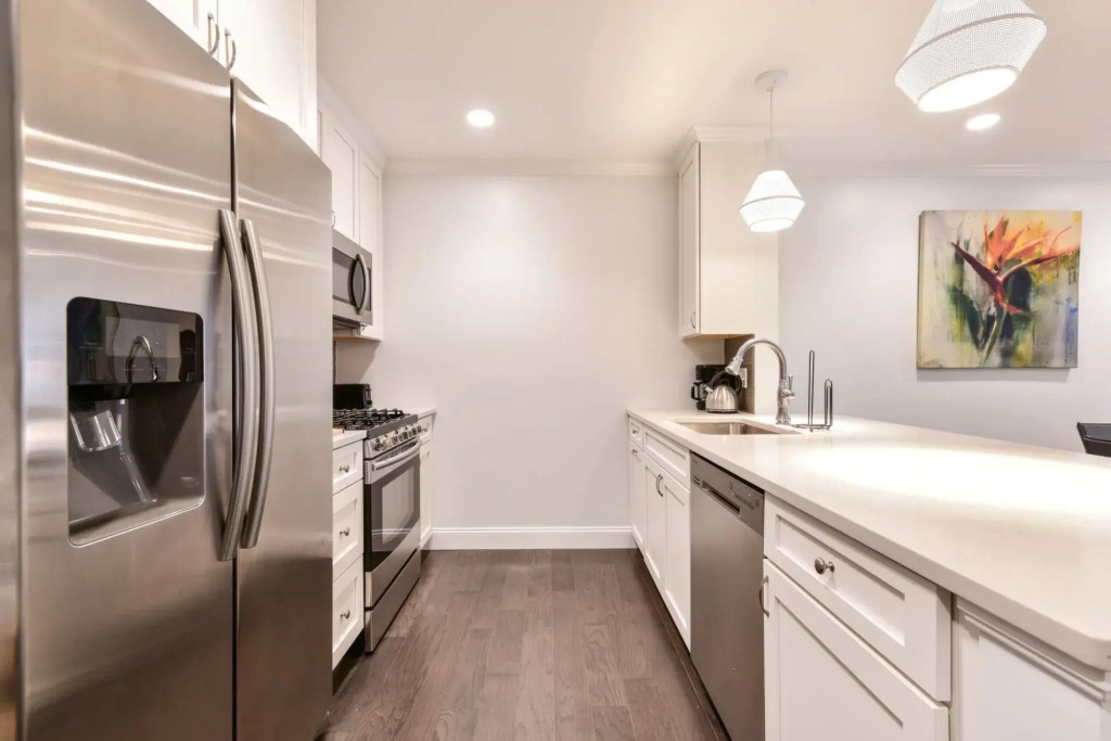 Global Luxury Suites at South Boston