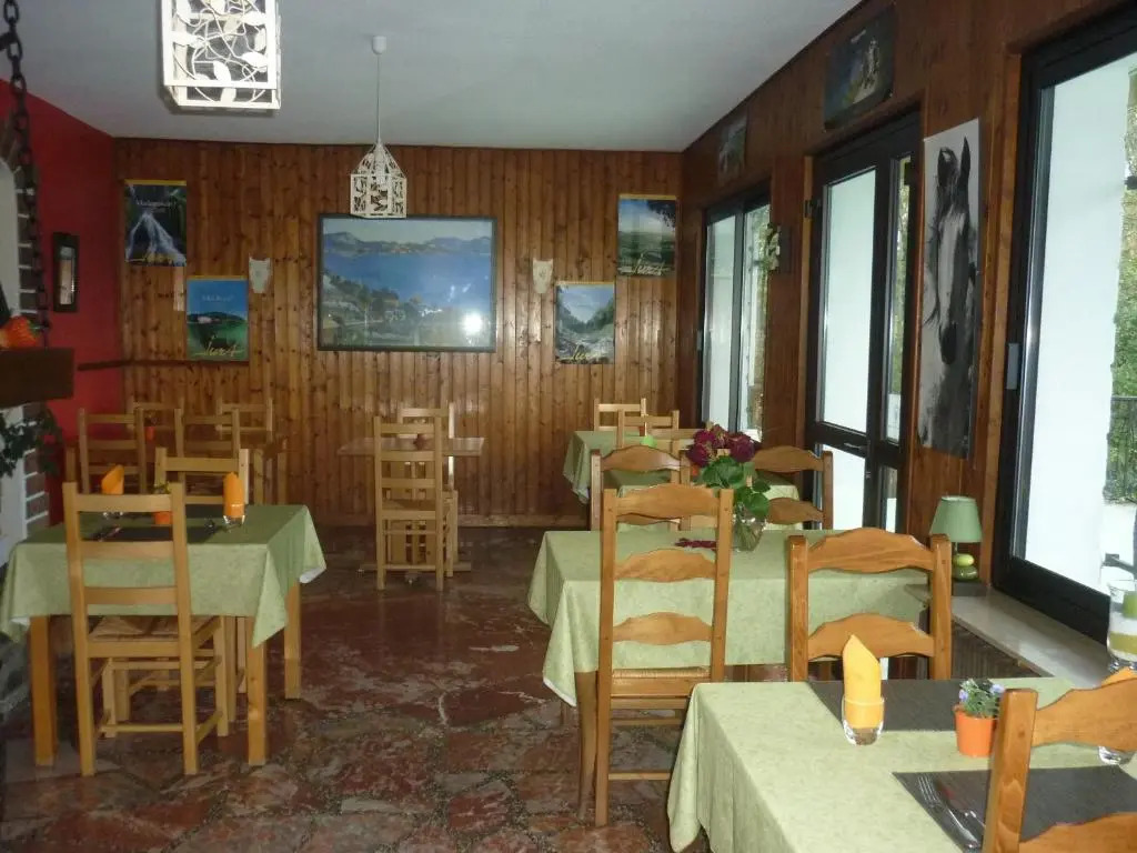 Hotel Restaurant La Chaumiere du Lac