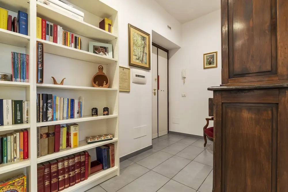 GuestHost - Porta Pia & Villa Torlonia Apartment with Balcony
