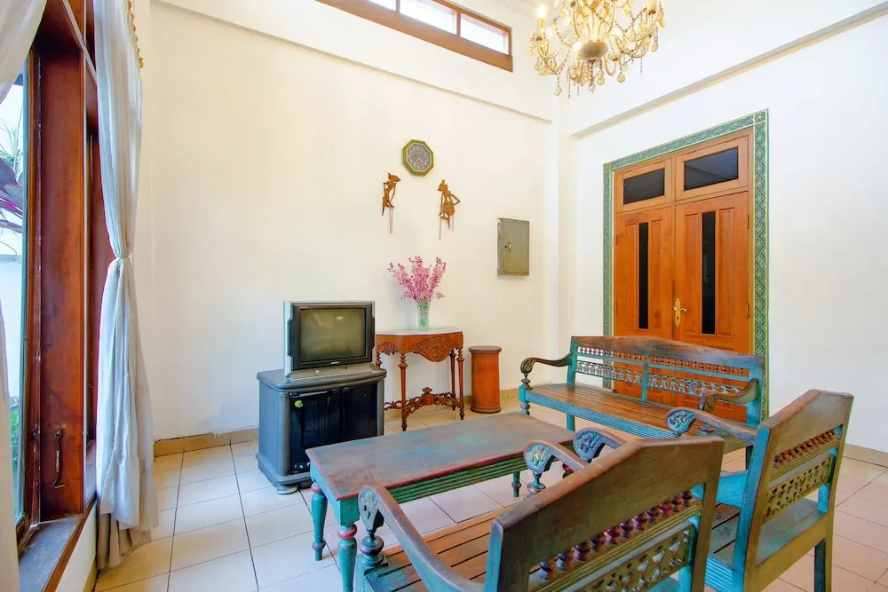 Oyo 1602 Trim Tiga Hotel