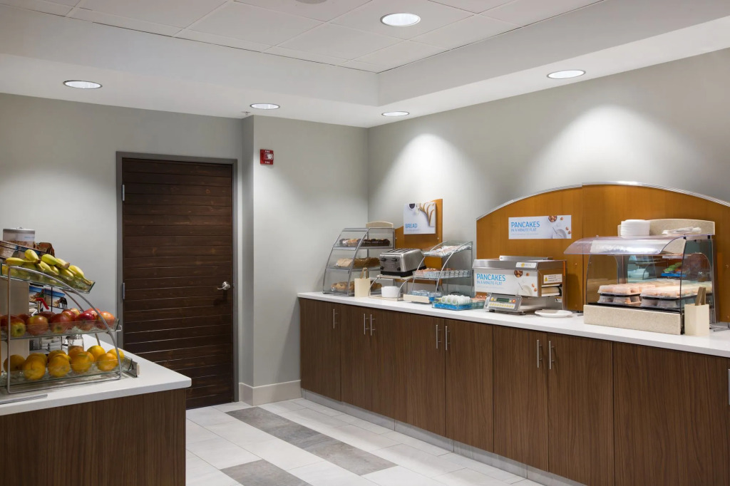 Holiday Inn Express Hotel & Suites Columbus by IHG