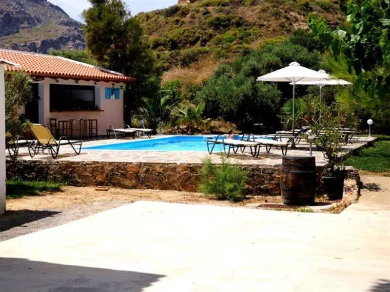 IRIDA Studios Hotel & Pool