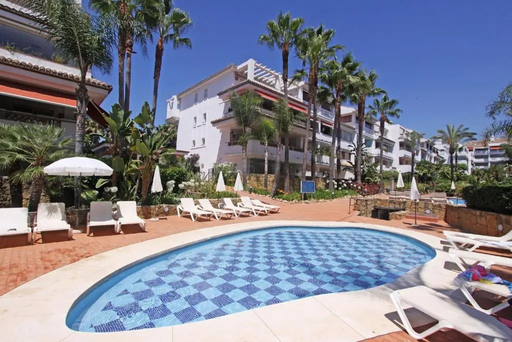 1105 beachfront apartment golden mile marbella