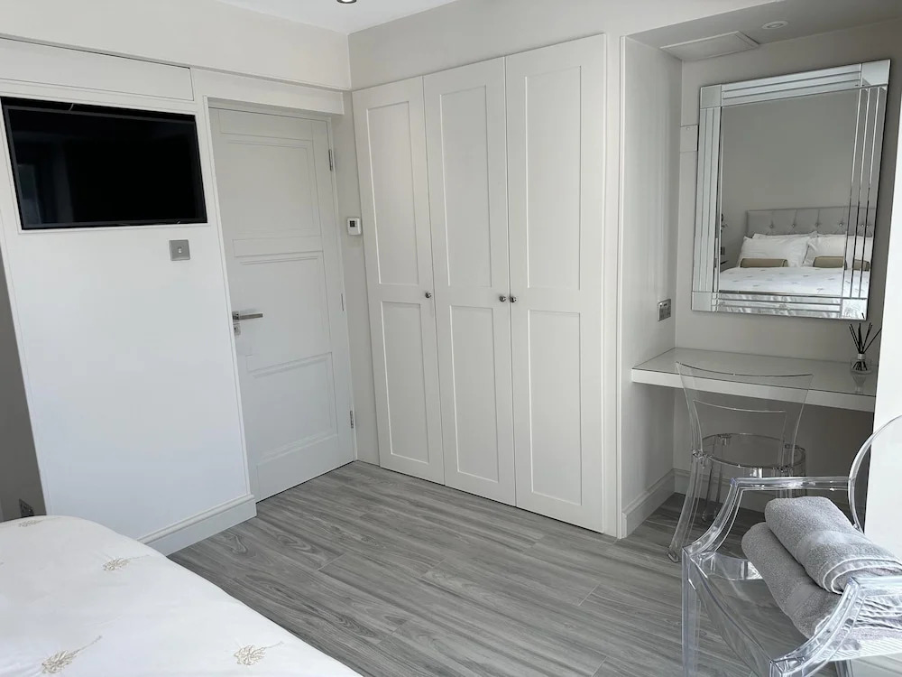 Beautiful 1-bed Studio in Bourne end