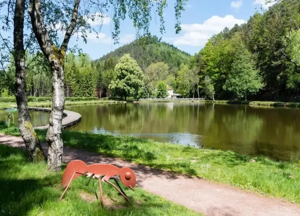 Lakefront Glamping w/ Pets