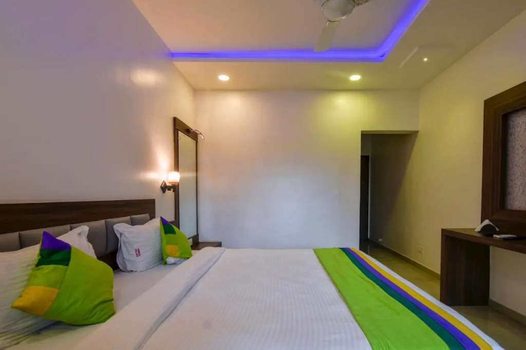Treebo Prince Palace With Swimming Pool
