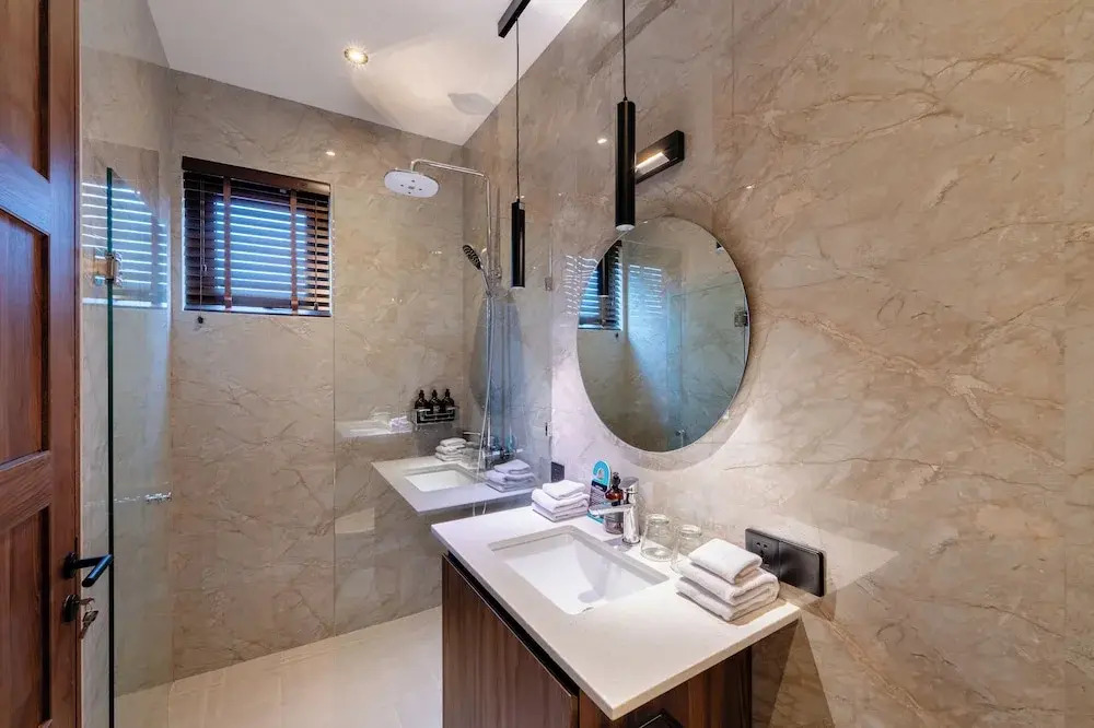 Avanya Luxury Apartments by Pertama Stay